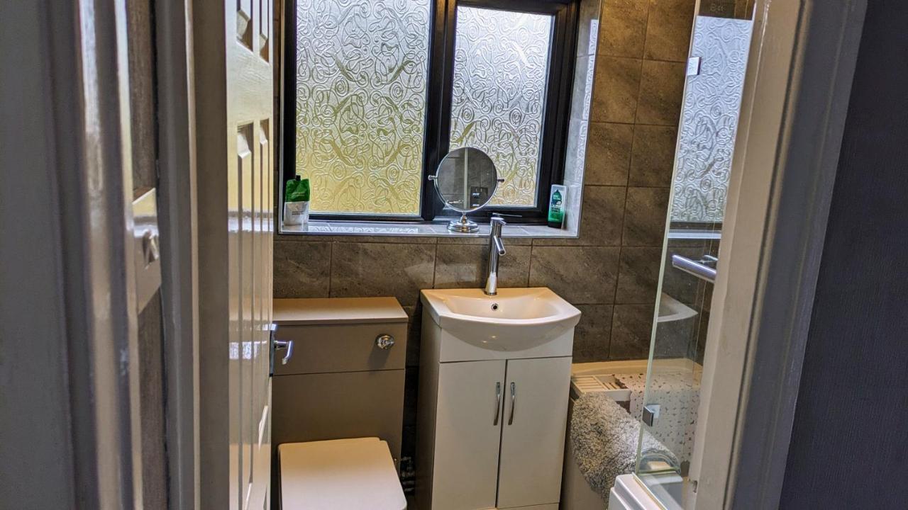 Summerhill, Wrexham - Key Worker Friendly Dış mekan fotoğraf